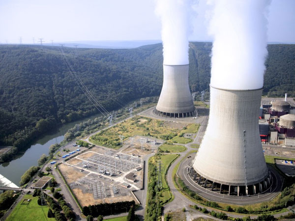 Une centrale nucléaire pour produire de l'électricité
