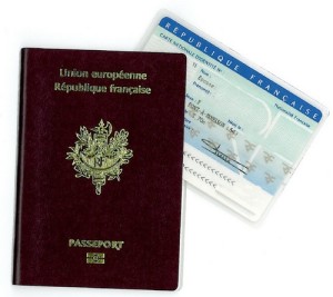 Justifier d'un passeport ou d'une carte d'identité